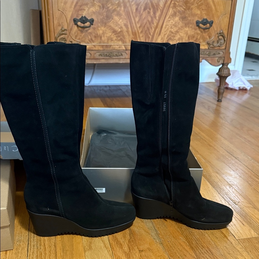 NWT La CANADIENNE Gaby Black Suede Waterproof Wedge Boots